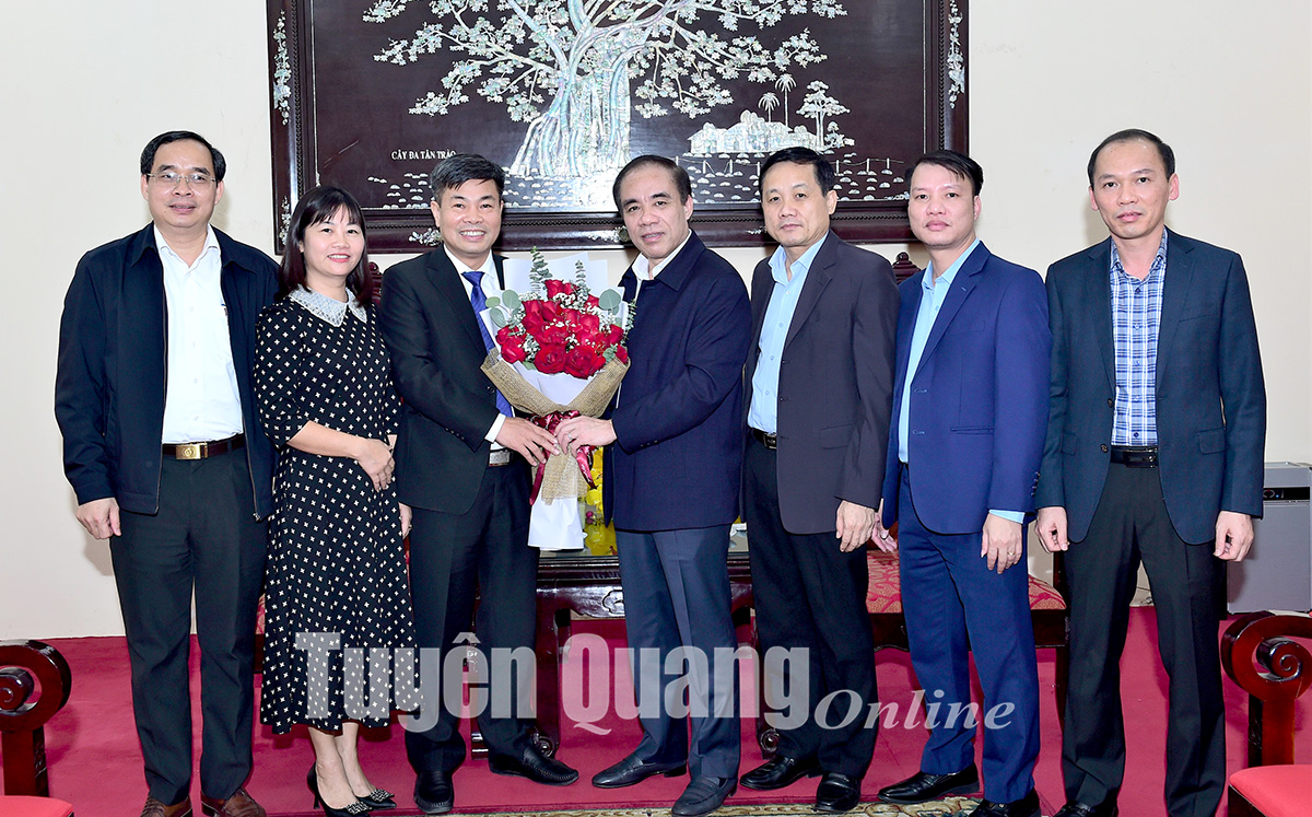Đồng chí Bí thư Tỉnh ủy Chẩu Văn Lâm tiếp, làm việc với Hiệu trưởng Trường Đại học Nông lâm Thái Nguyên